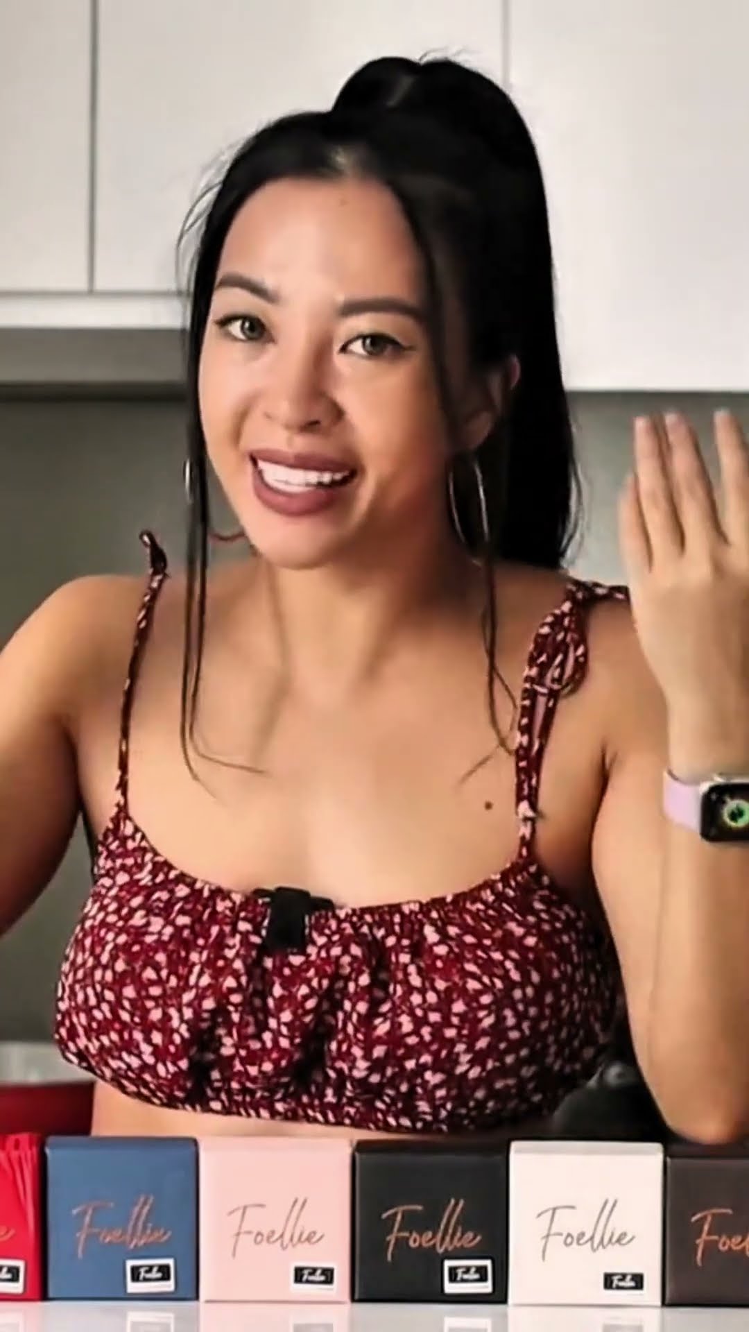 Video Hana Giang Anh chia sẻ về Foellie